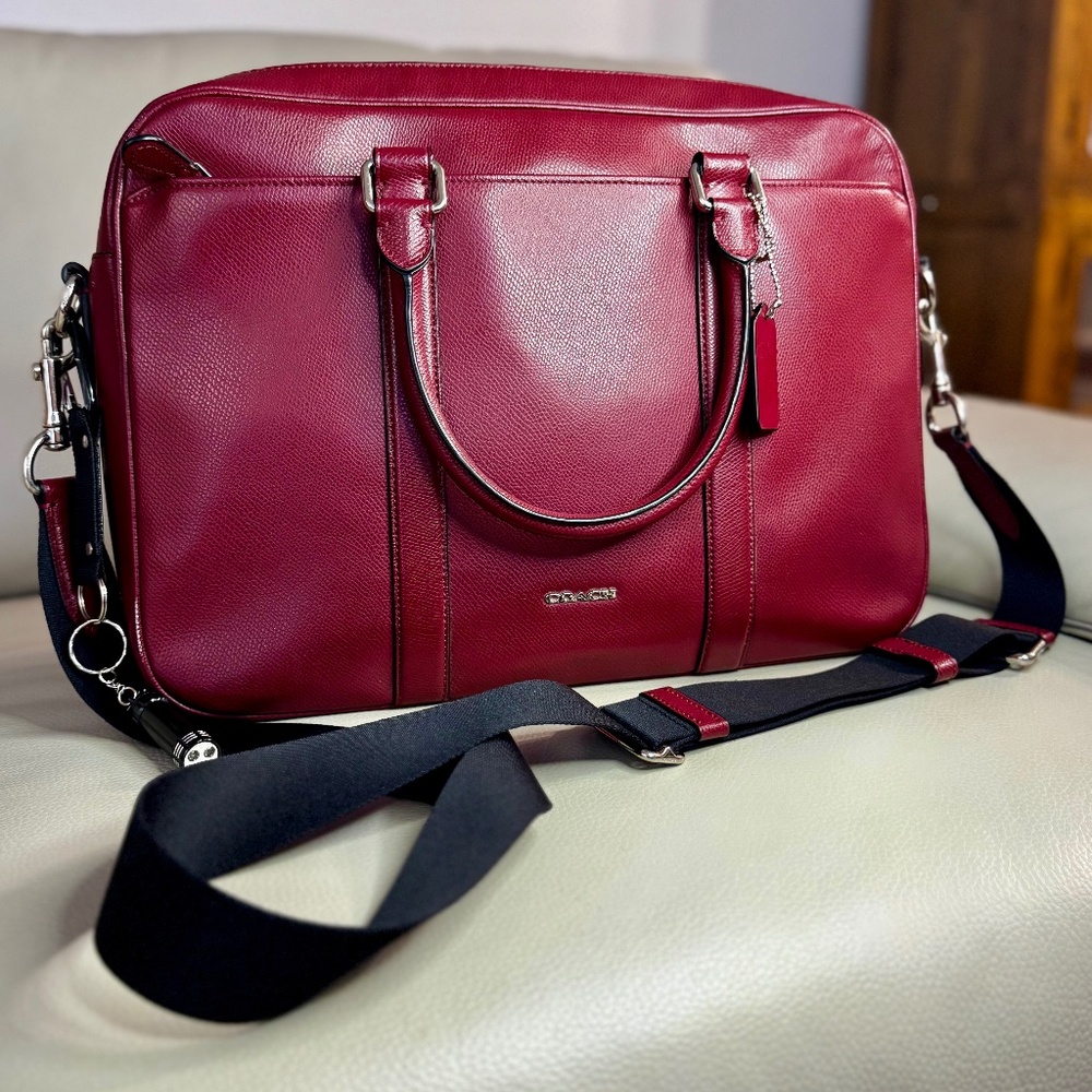 COACH Slim Brief in Crossgrain Leather – Black Cherry Elegance